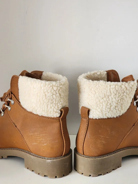✨ Forever 21 Faux Leather & Shearling Tan Lace Up Boots - Picture 2 of 8